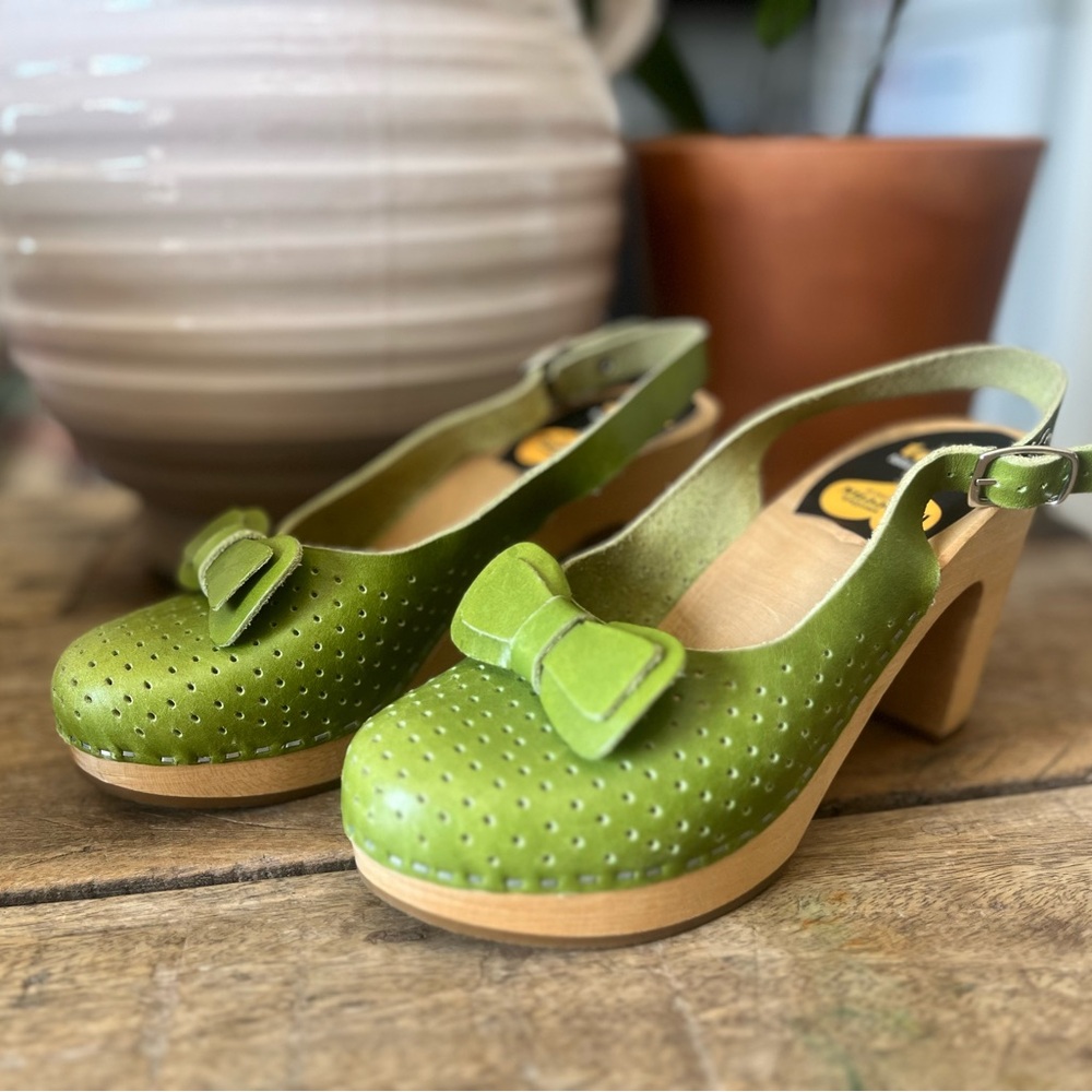 Swedish Hasbeens (size 37)